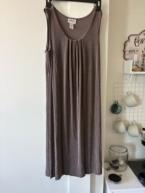 Chico's Sleeveless Midi Dress in Taupe Brown